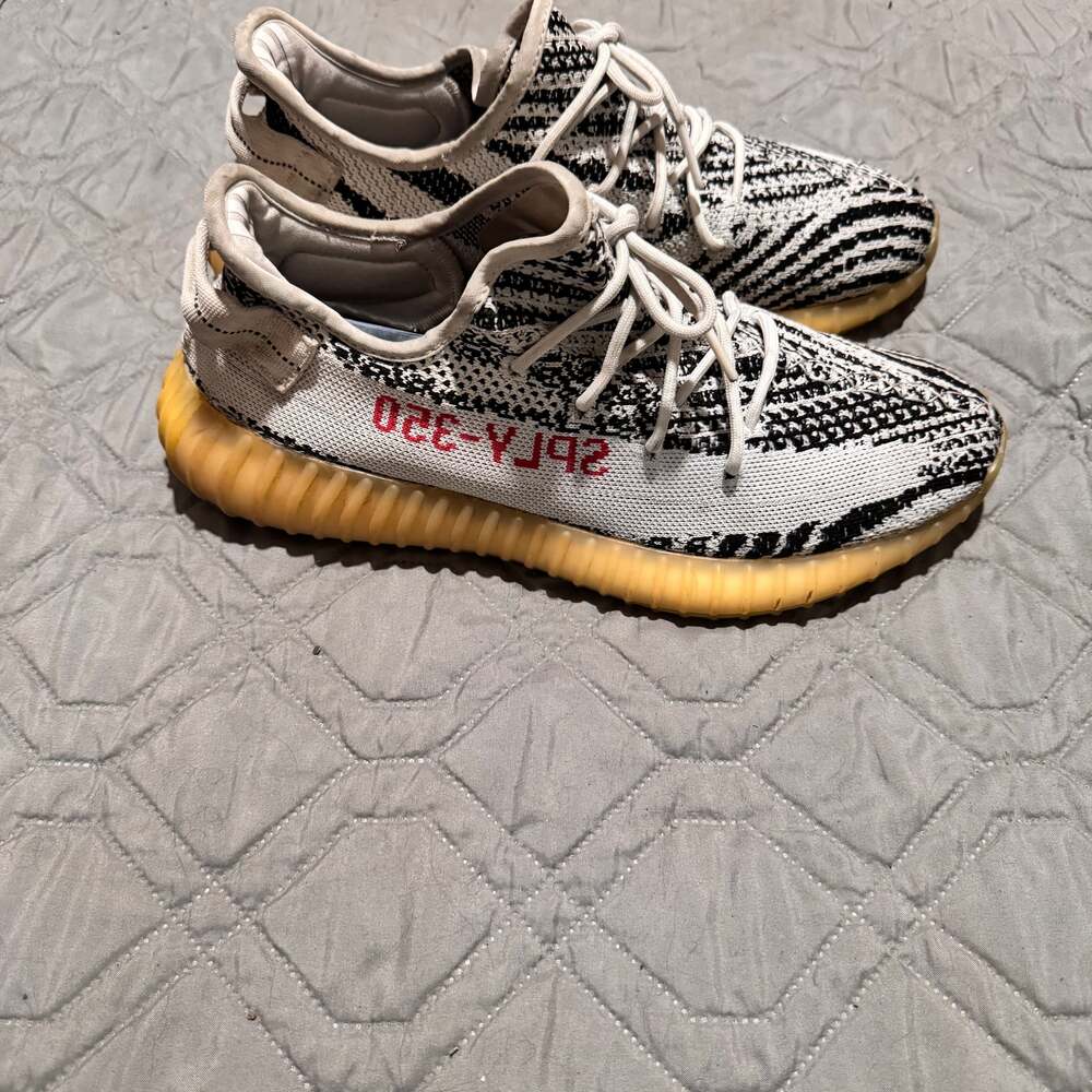 Adidas Yeezy Boost 350 V2 Zebra Sneakers - Picture 2 of 7